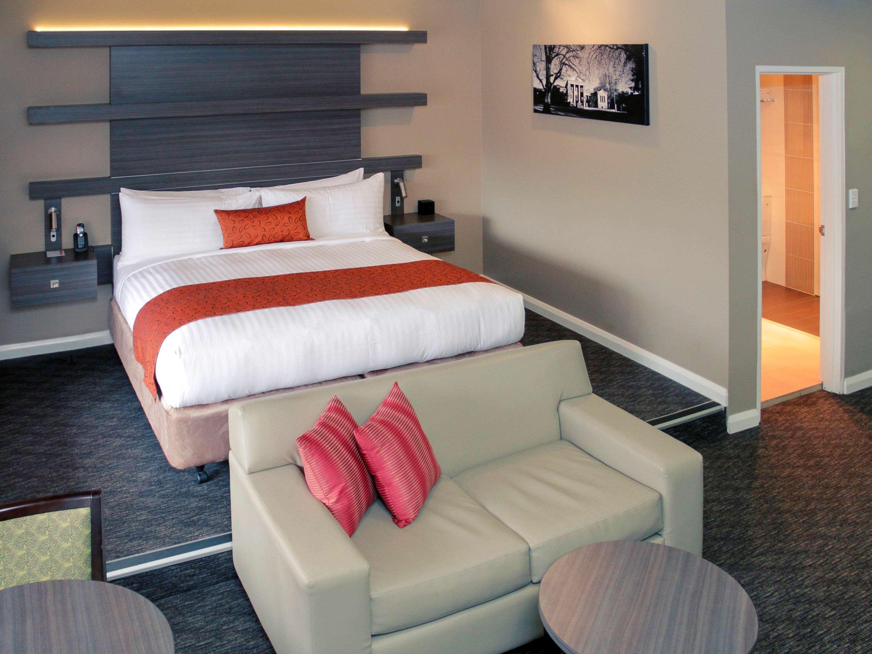 Mercure Orange Exterior foto